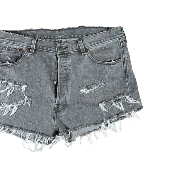 Levi’s 501 Gray Black Wash Heavily Distressed Denim Cut Off Shorts - Picture 2 of 8